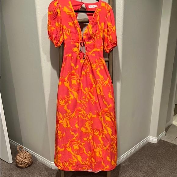 Petal and Pup maxi dress - Picture 2 of 5